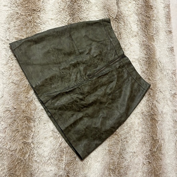 LuLaRoe Green Mini Pencil Skirt Casual - Picture 1 of 8